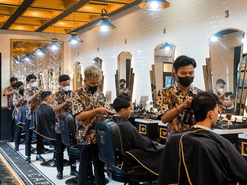 Barbershop Terbagus di Surabaya: Peralatan Lengkap dan Profesional!