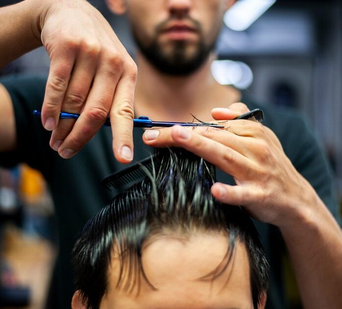 Barbershop Terdekat di Surabaya: 5 Alasan Kenapa Grooming Rutin Baik Untuk Kesehatan Rambut